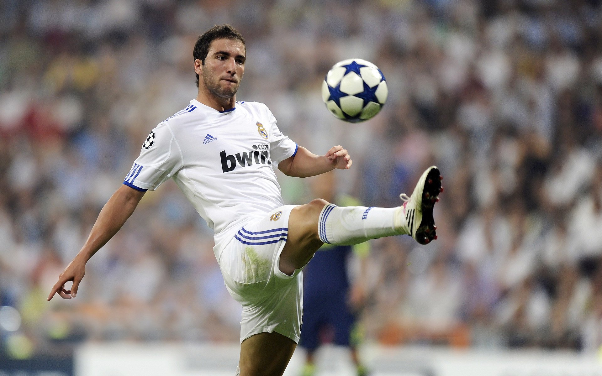 开云真人-足球校园社团在初中阶段全面推广，校园足球社团活动方案